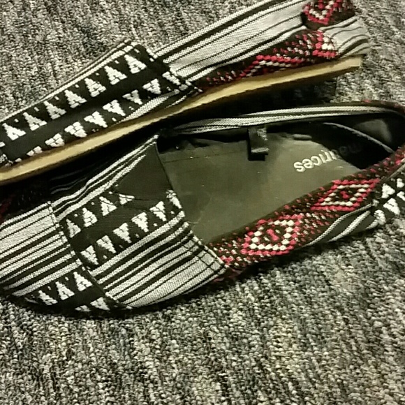 Shoes - Picture 2 of 2