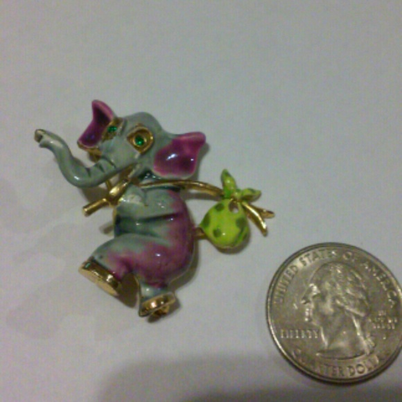 Elephant pin - Picture 1 of 2