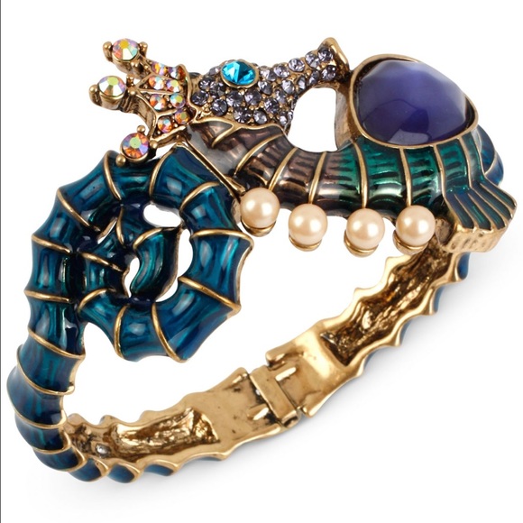 Betsey Johnson Jewelry - 🎉HP🎉 Betsey Johnson Seahorse Bangle Bracelet