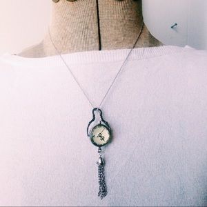 c l o c k  n e c k l a c e