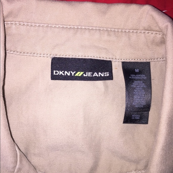Tan jean jacket✌🏼️ DKNY - Picture 2 of 3