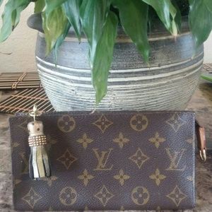 Louis Vuitton Pochette