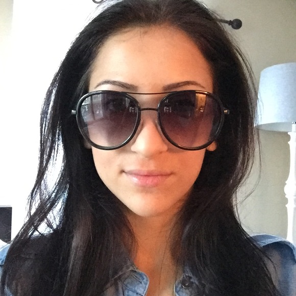 🚫SOLD in bundle🚫Ivanka Trump black sunglasses - Picture 4 of 4