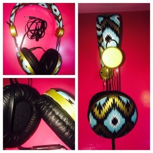 Aztec printed Headphones
