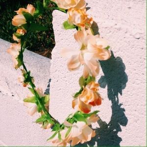 FREE FLOWER CROWN W/ PURCHASE