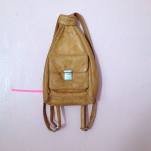 Vintage caramel backpack