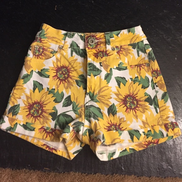 Sunflower printed daisy dukes
