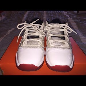 Air Jordan 11 Retro Low "True Red"