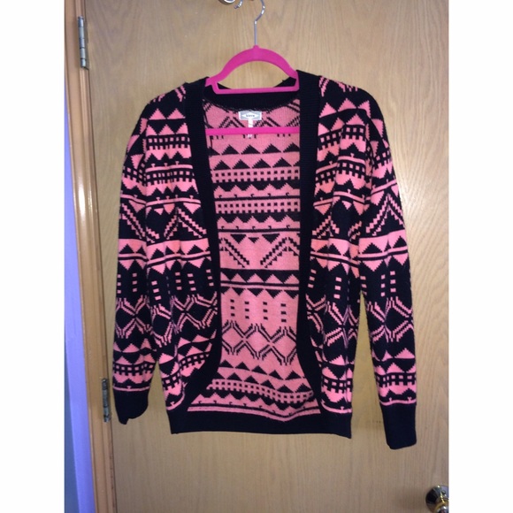 Pink & Black Aztec pattern Cardigan - Picture 1 of 2