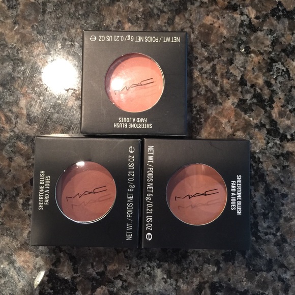 3 blushs MAC