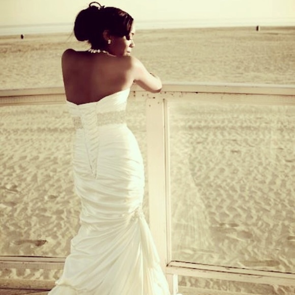 Wedding Dress - Picture 2 of 2