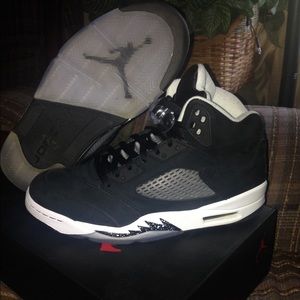 Air Jordin 5 Retro Oreos men's size 8