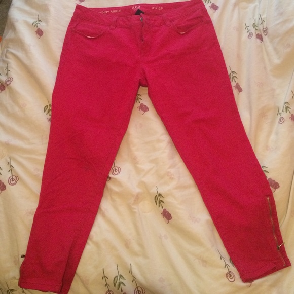 Hot pink skinny ankle pants/capris