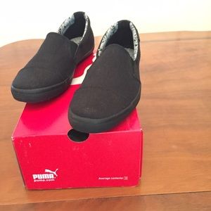 NIB Black Puma slip-on sneakers