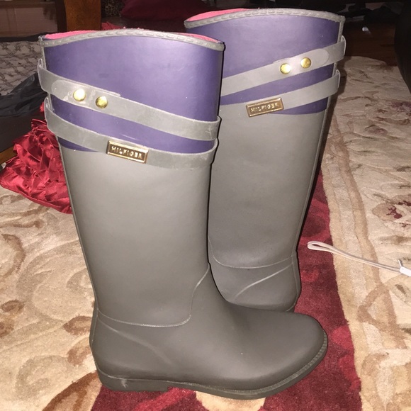 Tommy Hilfiger rain boots!