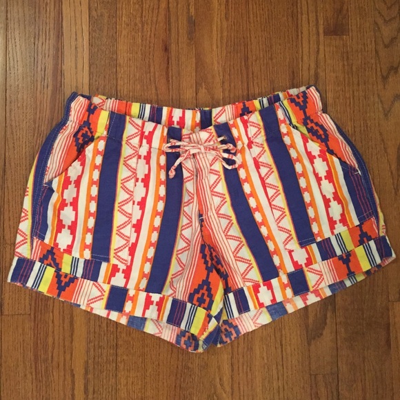Geometric/Tribal print shorts - Picture 1 of 3