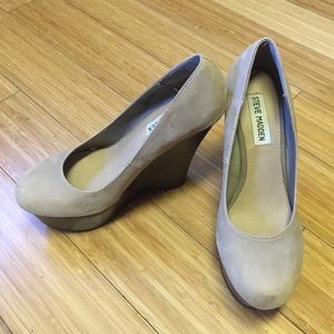 Pannik Steven madden nude wedge heels size 6.5