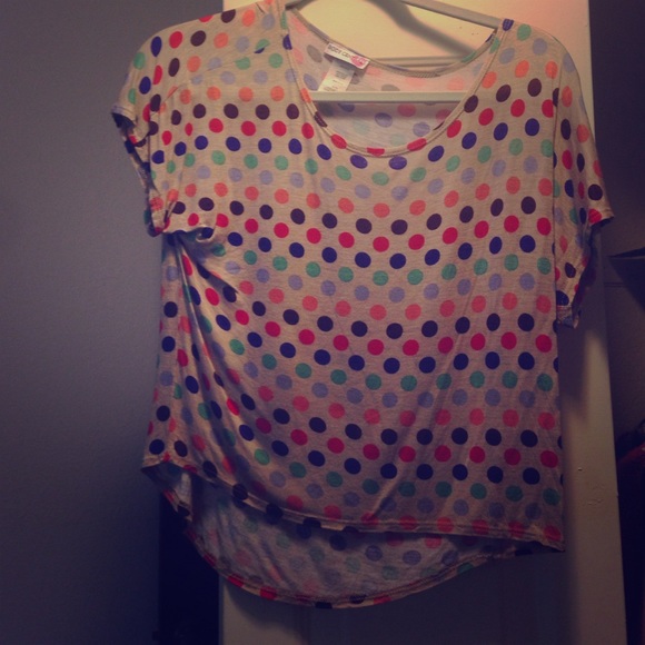 Off the shoulder tee