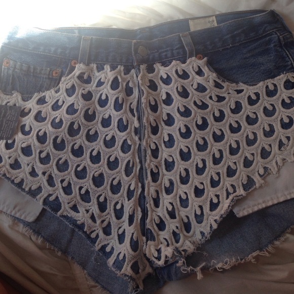Urban outfitters high waisted Levi shorts