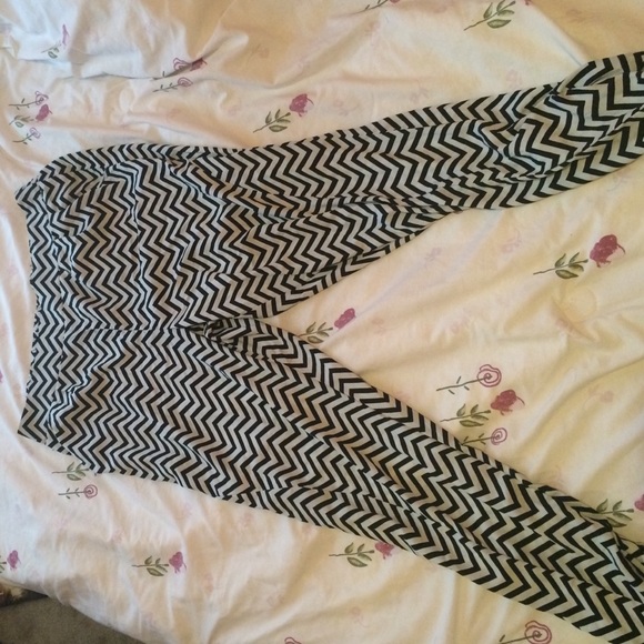 Black and White zig zag loose pants