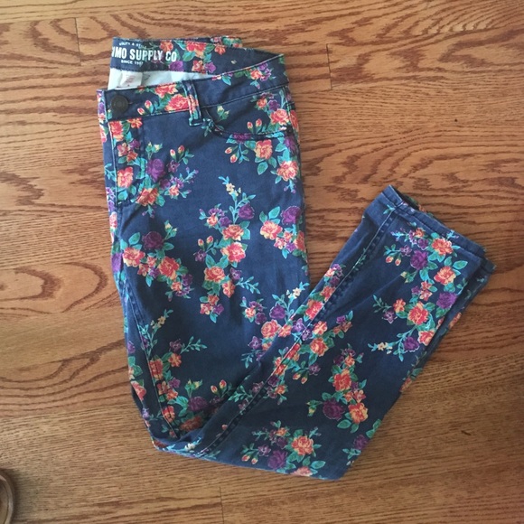 Mossimo Supply Co. Cropped Flower Denim - Picture 3 of 4