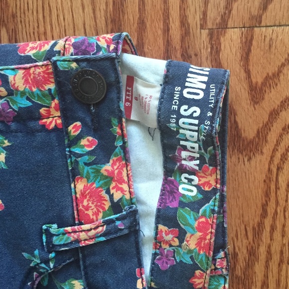 Mossimo Supply Co. Cropped Flower Denim - Picture 4 of 4