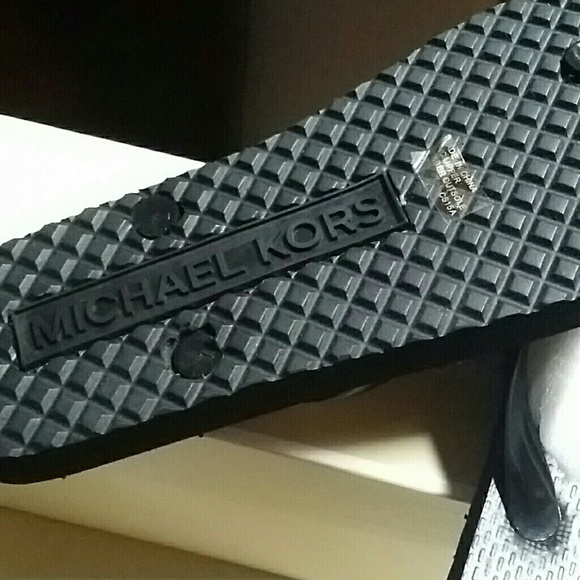 Sold ***Michael Kors sandals size 7 - Picture 3 of 3