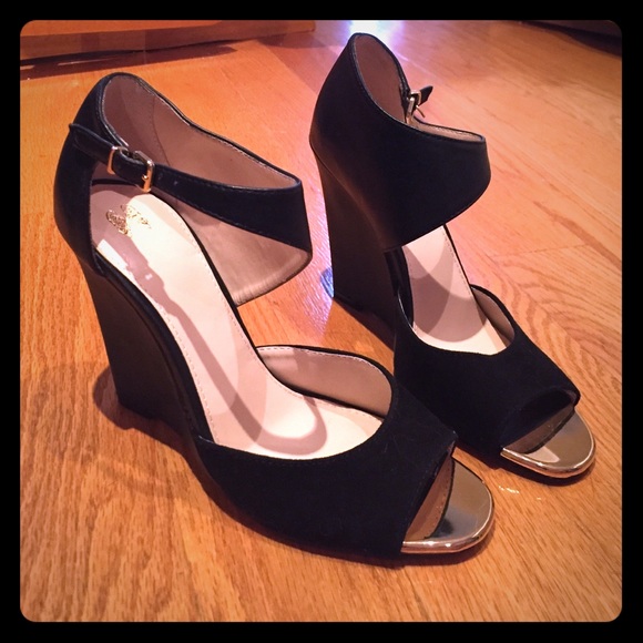 Victoria Secret wedge sandals size 7.5