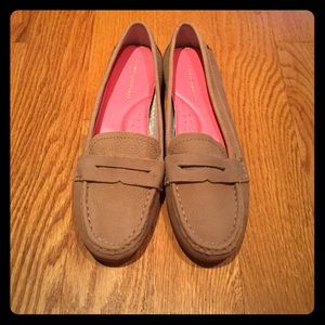 Tommy Hilfiger loafers size 7.5