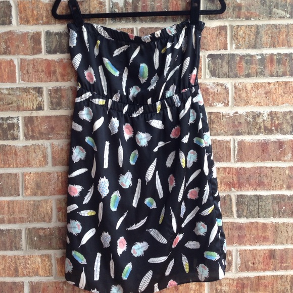 Lush strapless feather print dress