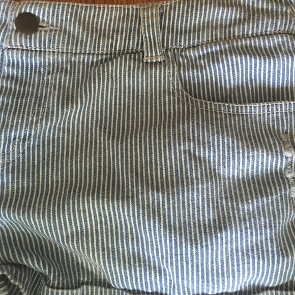 Forever 21 Pin-Striped Denim Shorts - Picture 2 of 4