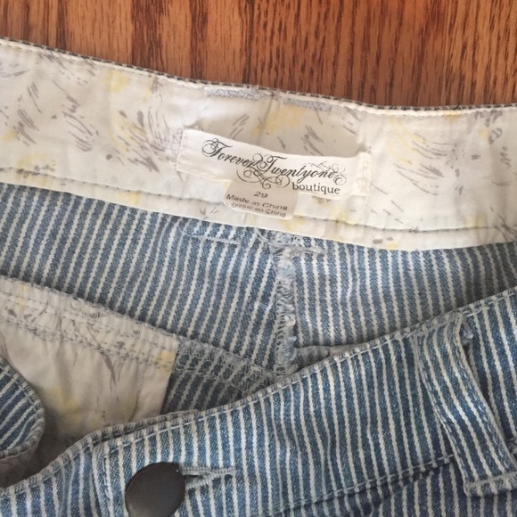 Forever 21 Pin-Striped Denim Shorts - Picture 4 of 4