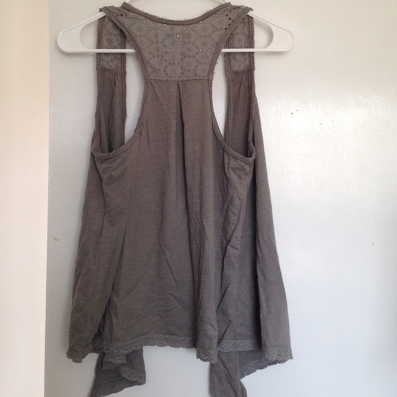 American Eagle sleeveless vest - Picture 2 of 2