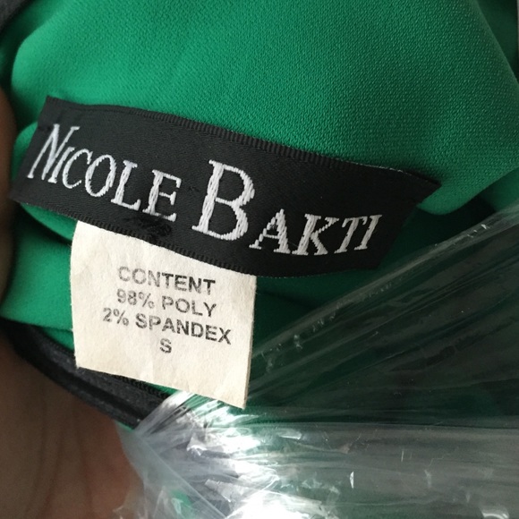 Formal dress - Picture 4 of 4