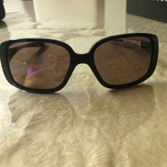 Oakley sunglasses breast Cancer awareness - Picture 2 of 4