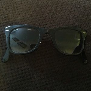 Pocket sized foldable Raybans