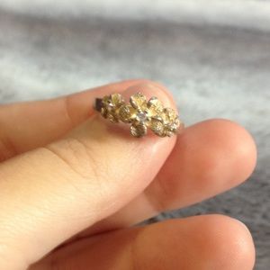 ❌sold❌ Size 8 flower ring