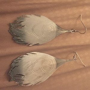 dangle peacock feather earrings
