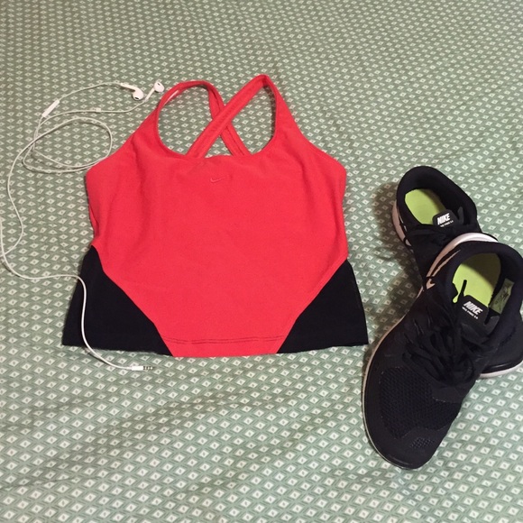 ❌SOLD❌ Nike Dri Fit Cross Back Sports Top - Picture 1 of 3