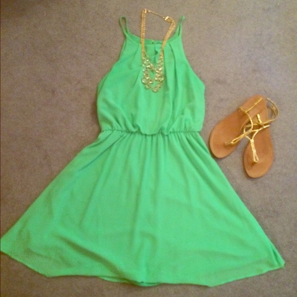 Myán Dresses & Skirts - Lime Green Flowy Dress