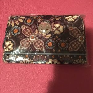 NWT canyon turn lock wallet