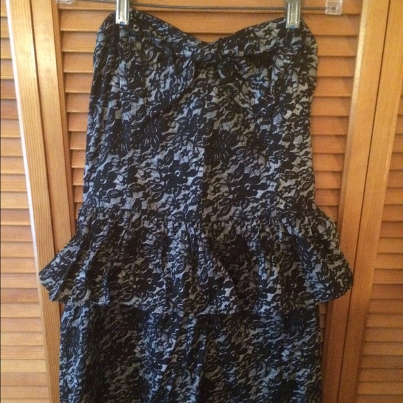 Peplum Dress-DONATING SOON - Picture 2 of 4