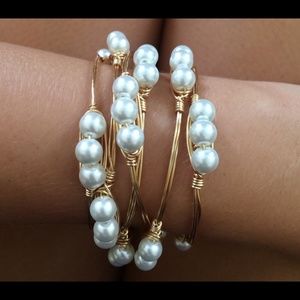 Classic Pearl Bangle