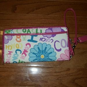 GUC Coach Wristlet Super Cute!!