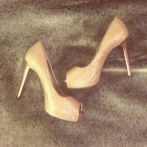 Guess peep toe heels in sparkly gold