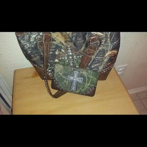 Camo purse and matching wallet