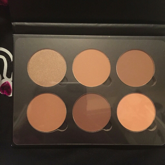 Anastasia Beverly hills Other - Anastasia Beverly hills contour palette medium
