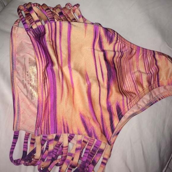 High waisted vs bikini bottoms