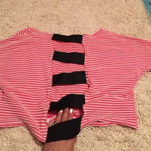 Open elastic strap shirt
