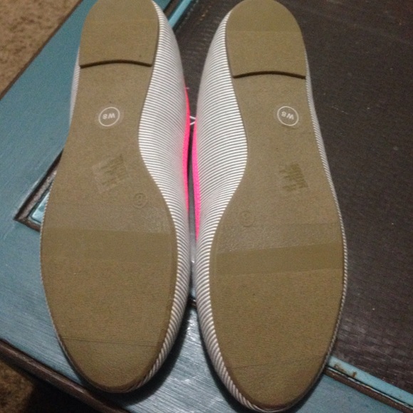 gap flat shoes 70 gap shoes nwt gap ballet flats slide on neon gap flat shoes 70 gap shoes nwt gap ballet flats slide on neon